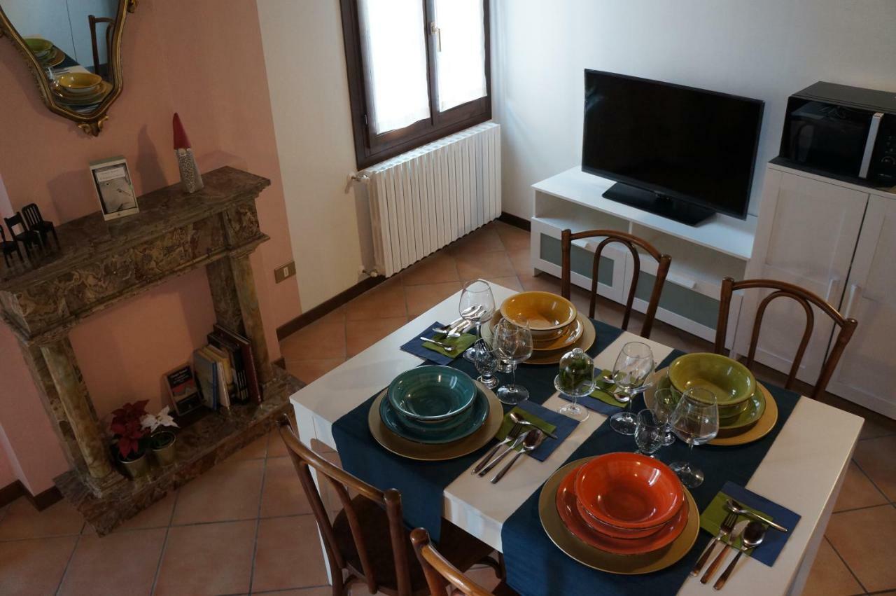 La Scarana Apartment Ferrara Bagian luar foto