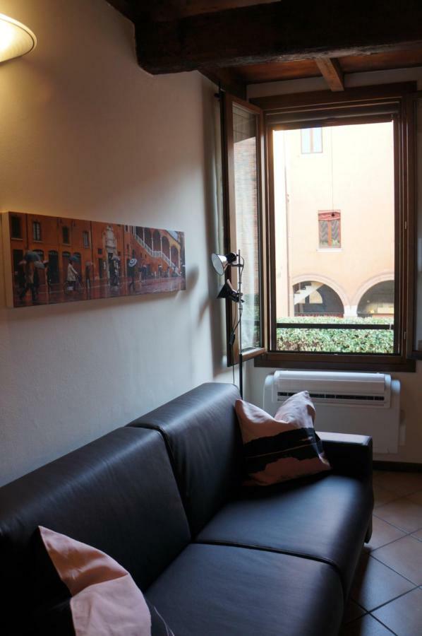 La Scarana Apartment Ferrara Bagian luar foto