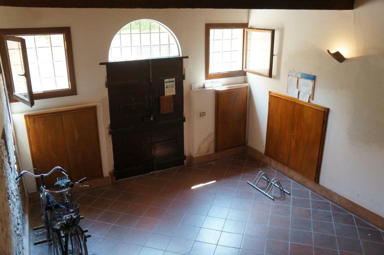La Scarana Apartment Ferrara Bagian luar foto