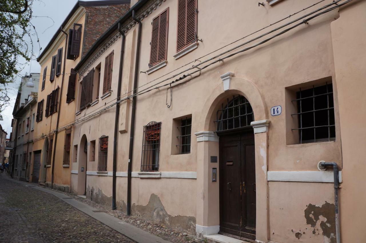 La Scarana Apartment Ferrara Bagian luar foto